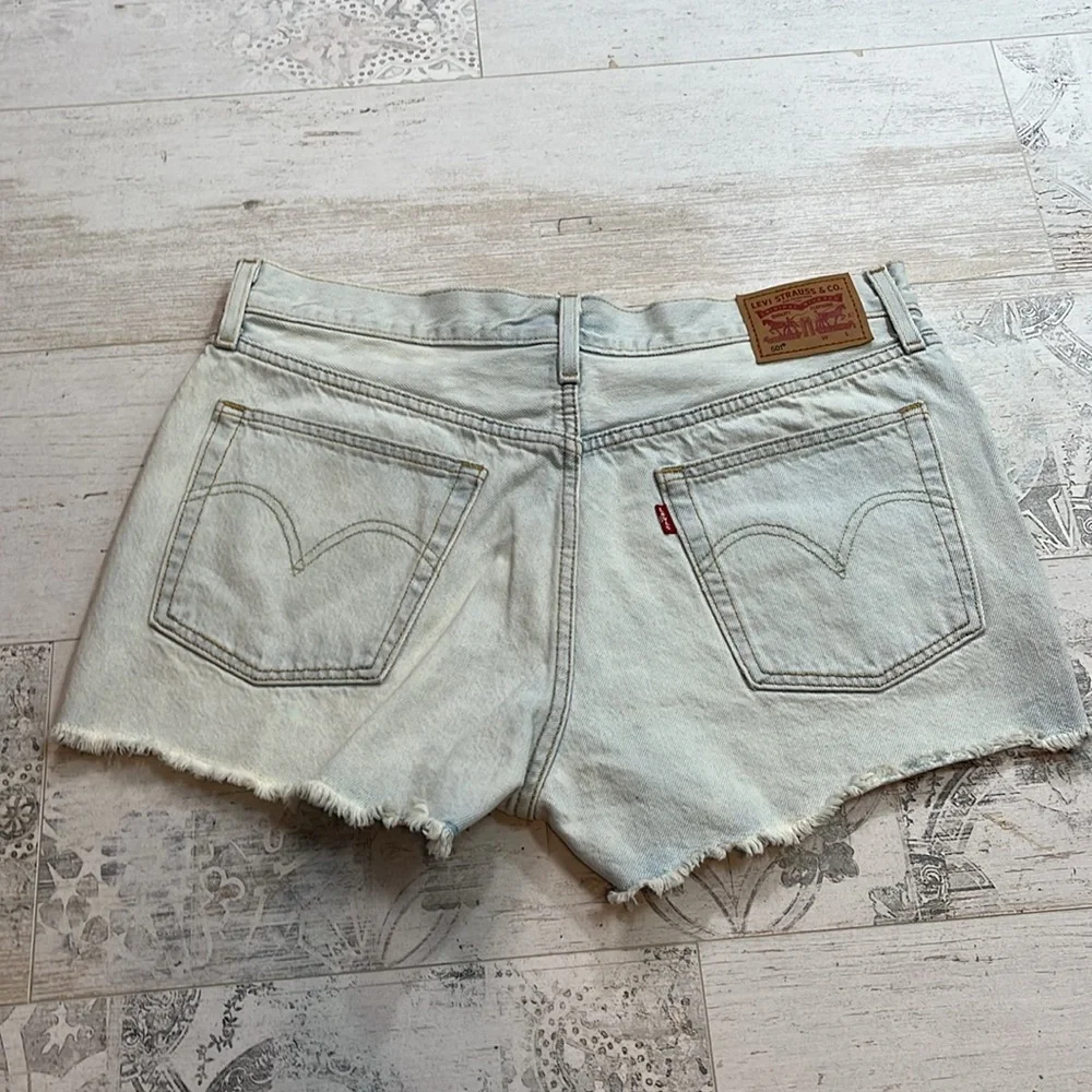 Levi’s Light Wash 501 Embroidered Cut Off Jean Shorts Size 31